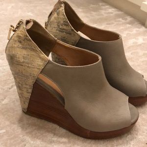Grey wedges